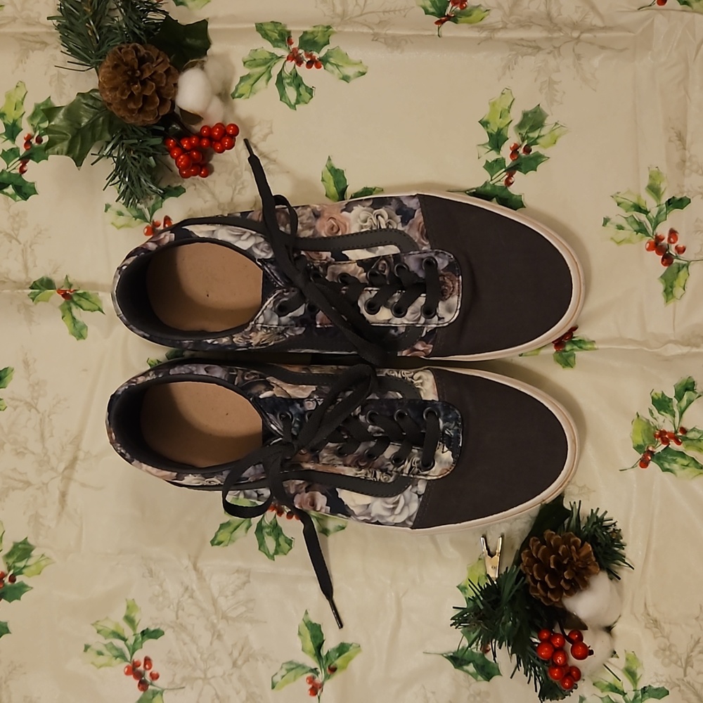 COPY - VANS women's sneakers size 11 - Picture 1 of 6